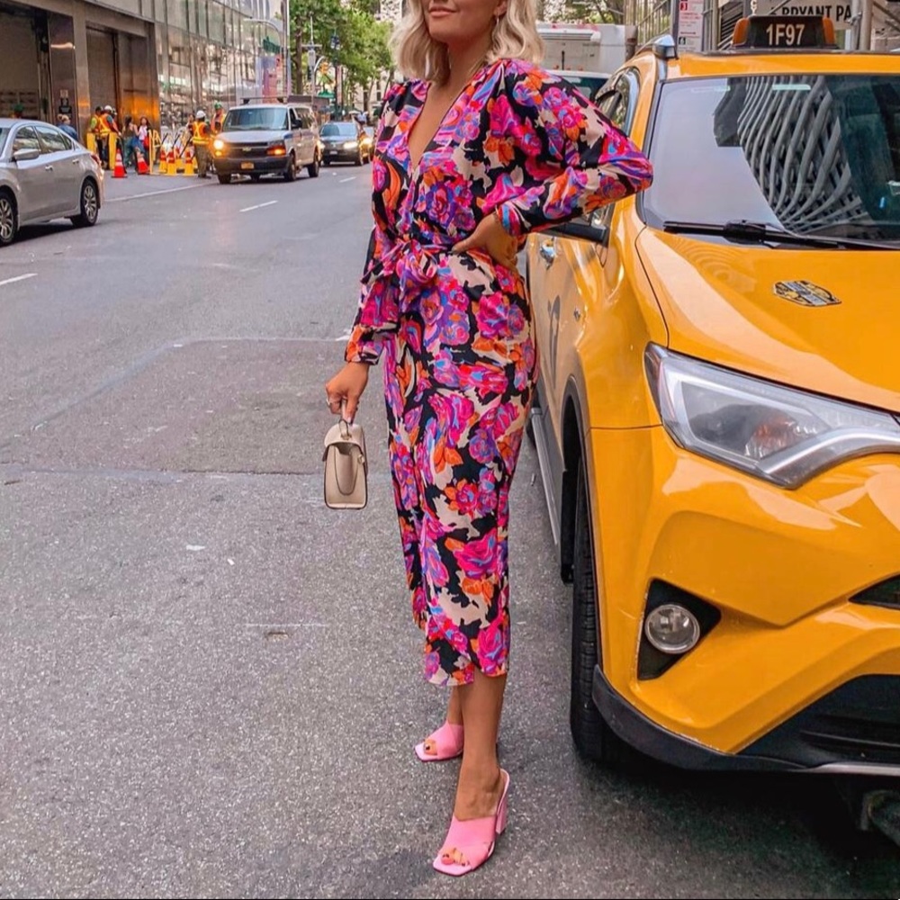 Colorful Top Shop Midi